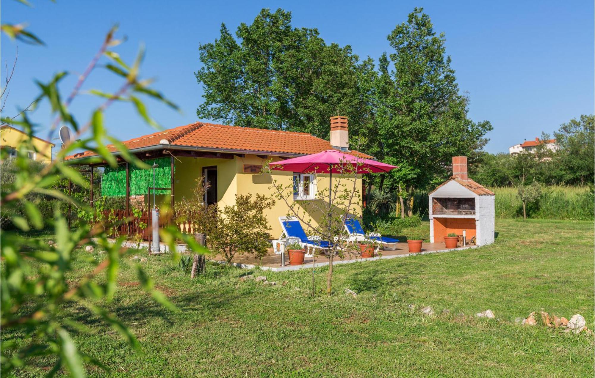 Nice Studio In Pula With Kitchen Exterior foto